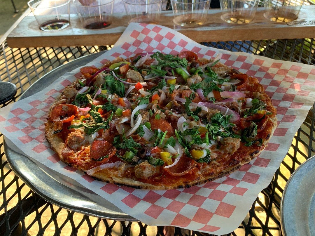 Jules J. Berta Vineyards & Pizza-阿尔贝维尔必去景点