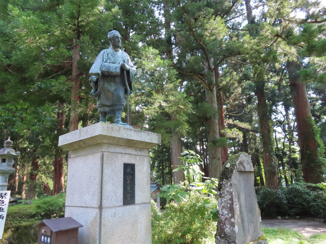 Basho Statue & Miyama Sanko Monument景点图片