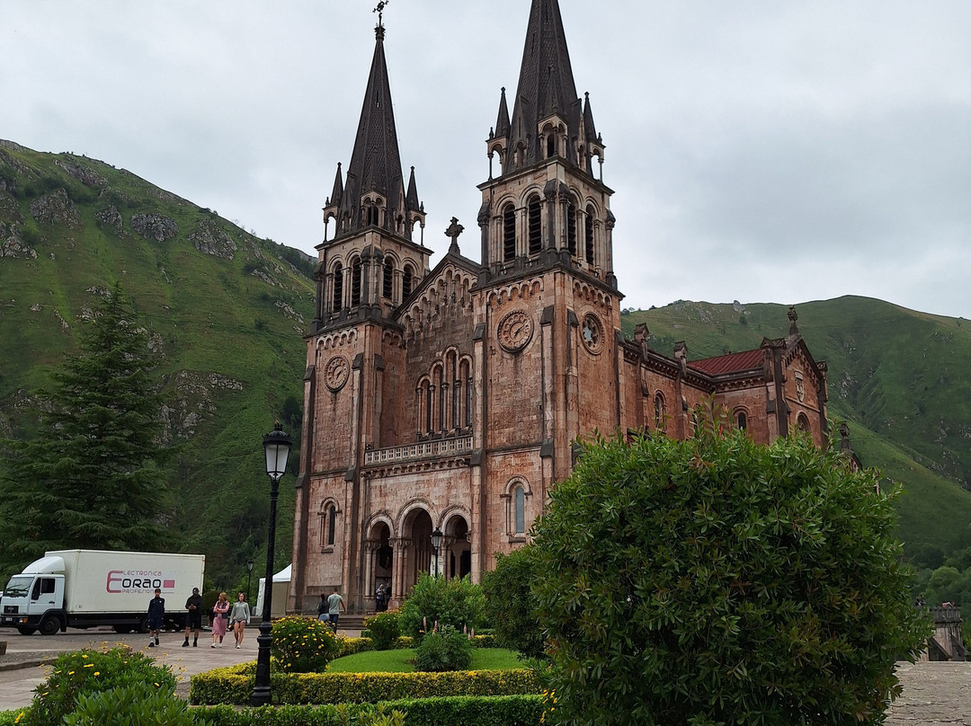 Basilica de Santa Maria la Real de Covadonga-Covadonga必去景点