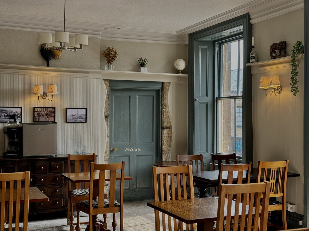 The Queens Head主图