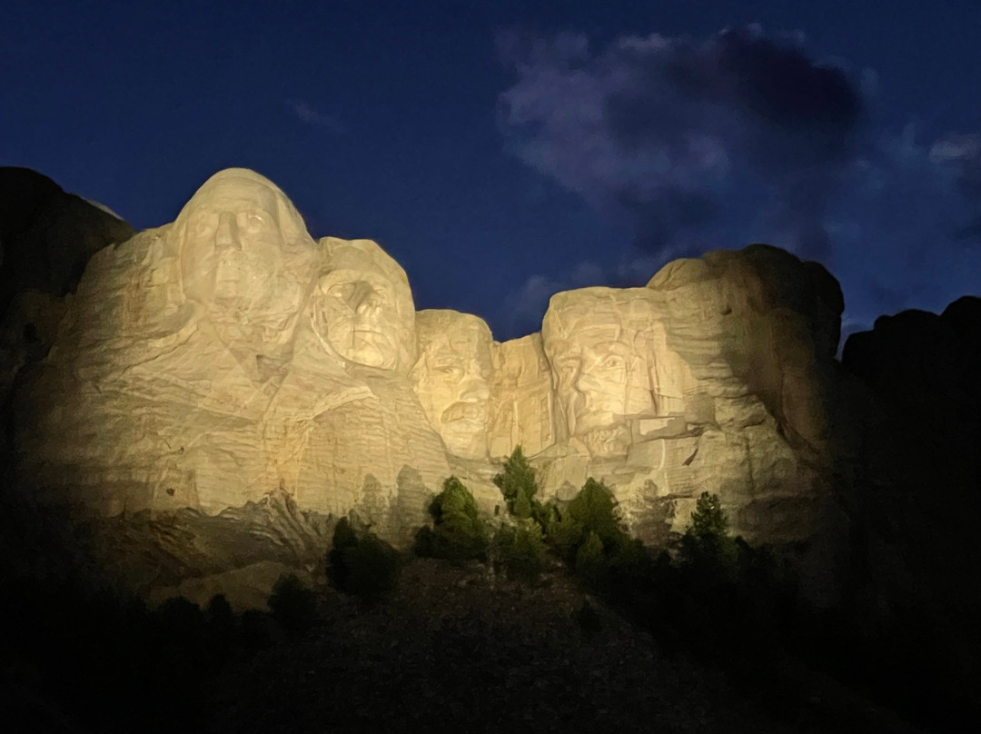 Black Hills Adventure Tours-拉皮德城必去景点