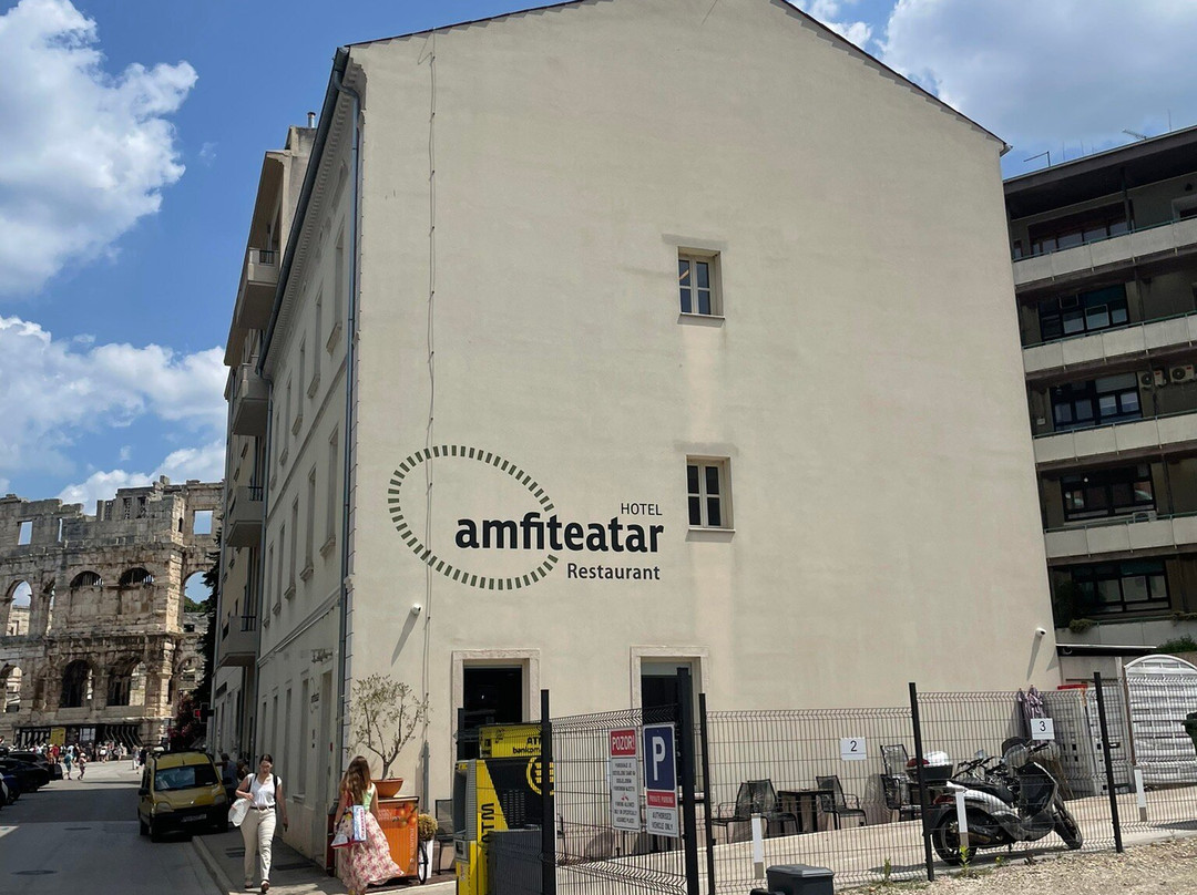 Amfiteatar Hotel主图