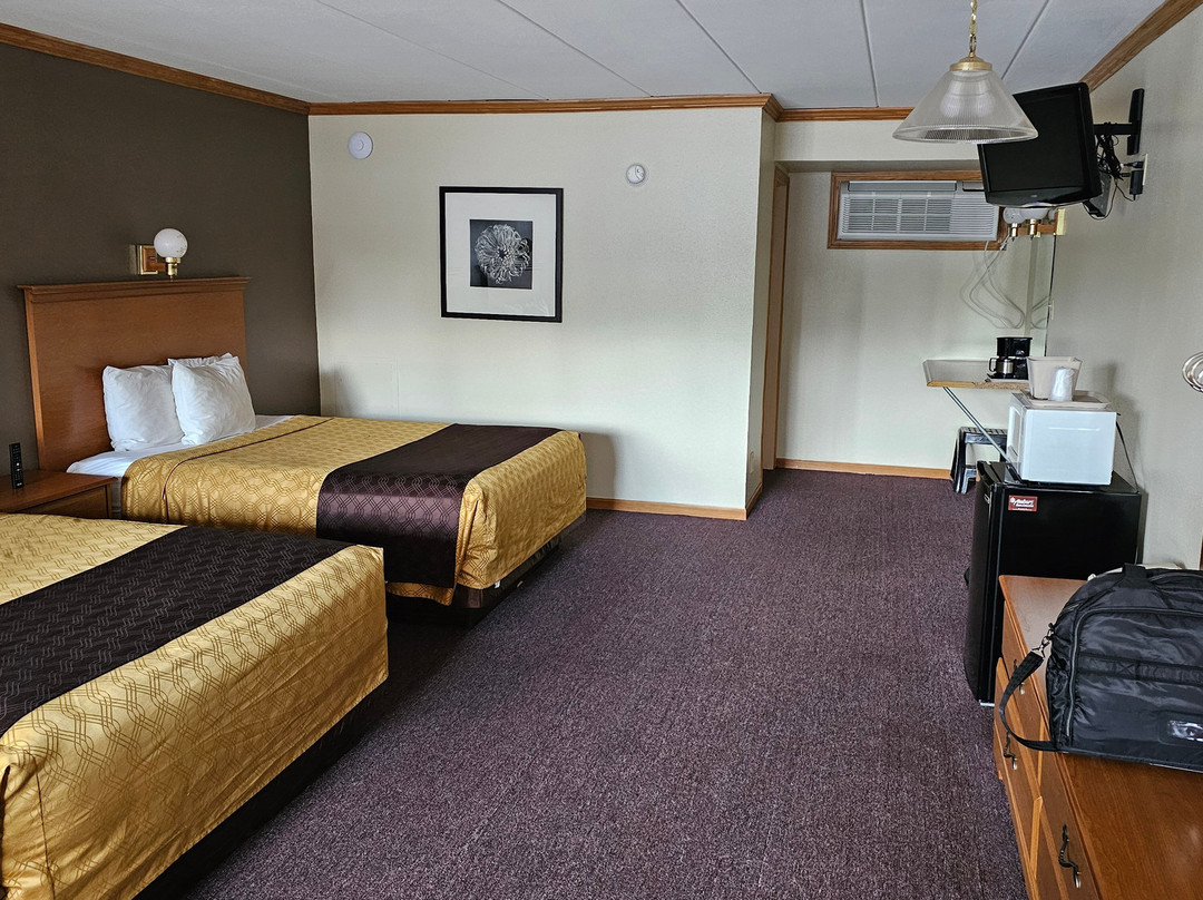 Ambers Inn & Suites主图