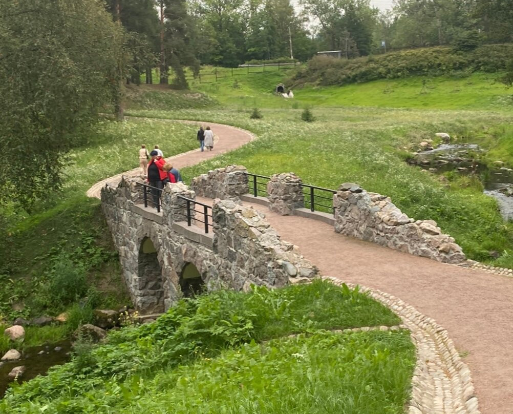 Ruinny Most-Lomonosov必去景点