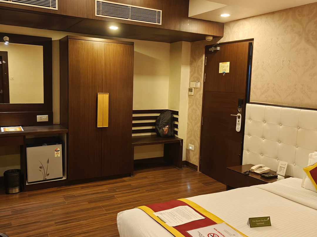 艾思诺酒店主图