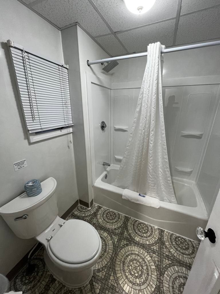 Kennebunkport Motor Lodge-浴室