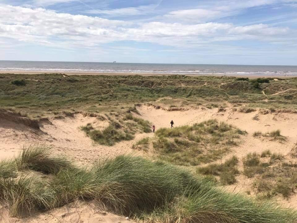 Ainsdale Beach景点图片