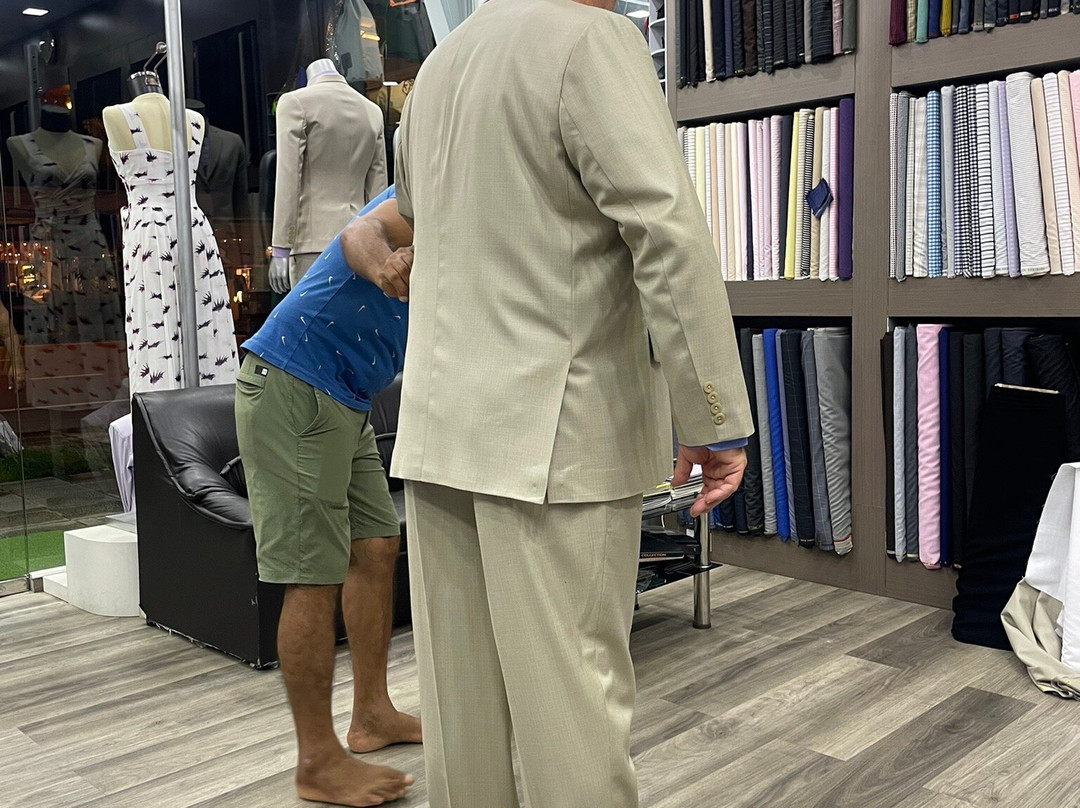 John And James Fashion景点图片