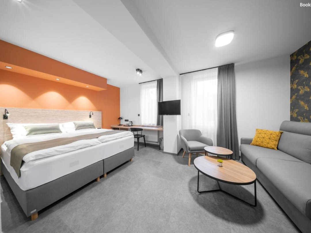 Hotel Diana主图