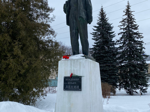 Monument To V. I. Lenin-Tarusa必去景点