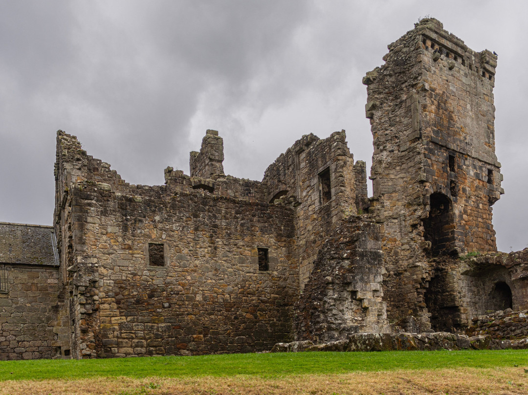 Aberdour Castle and Gardens景点图片