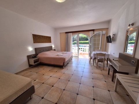 佩尔拉海滩主图