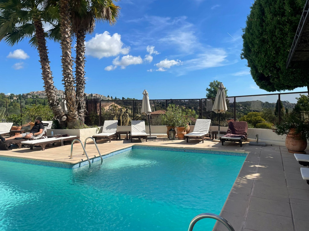 格兰德酒店主图