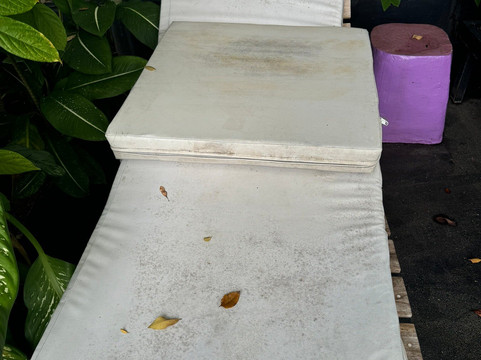 普瓦瑞度假酒店主图