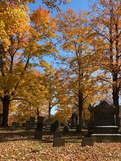 Pine Hill Cemetery景点图片