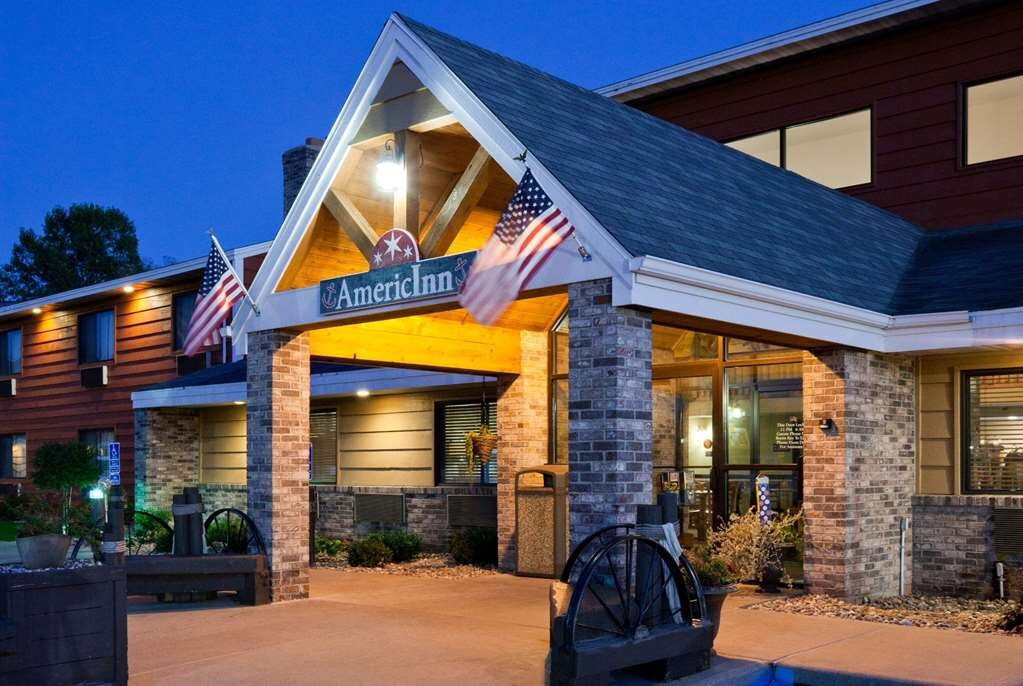 AmericInn Menominee Bayside by Wyndham主图