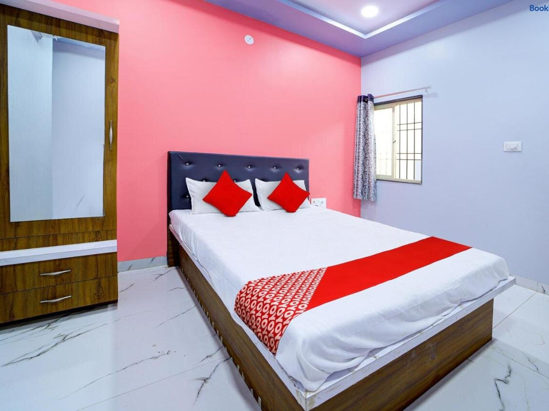 OYO Flagship Hotel Carnival