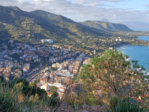 La Rocca-切法卢必去景点