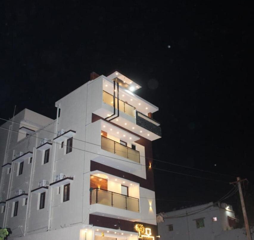 Ss Tourist Home