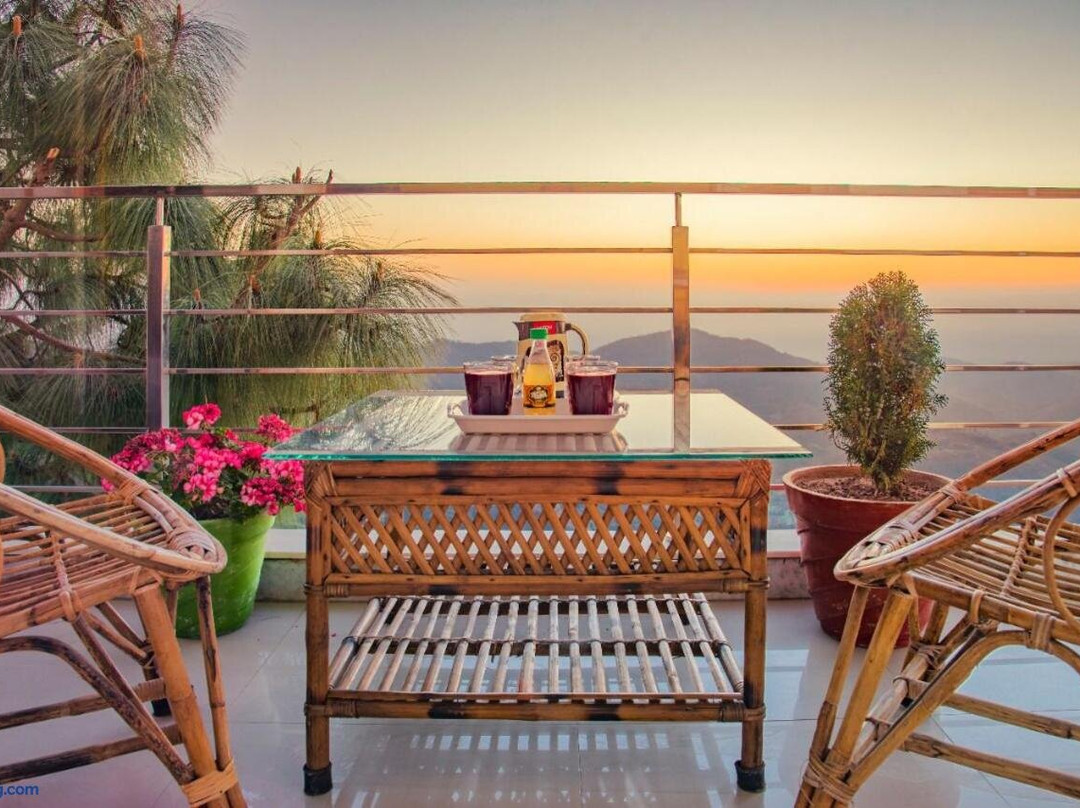 2 Bedroom I Kufri Home I By Charvi Retreat