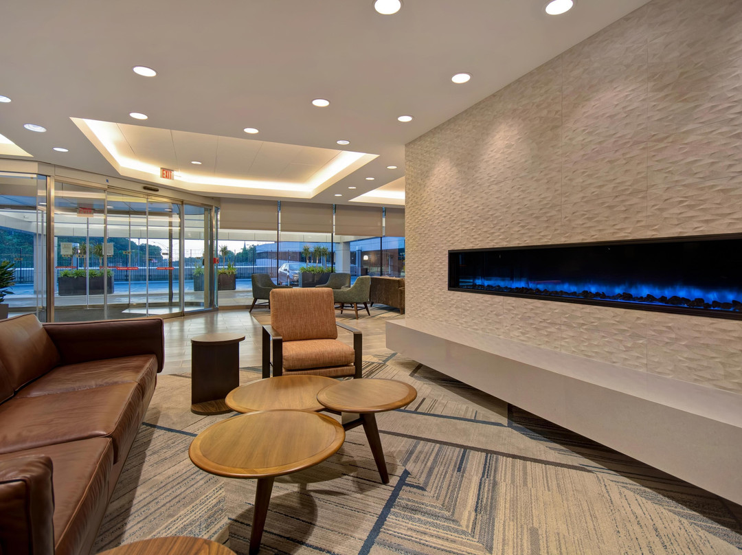 牛顿波士顿皇冠假日酒店