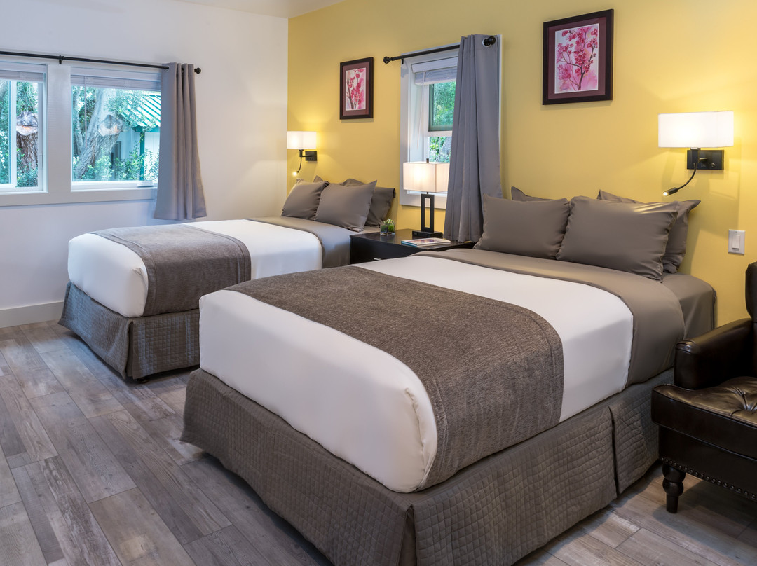 卡美拉客栈主图