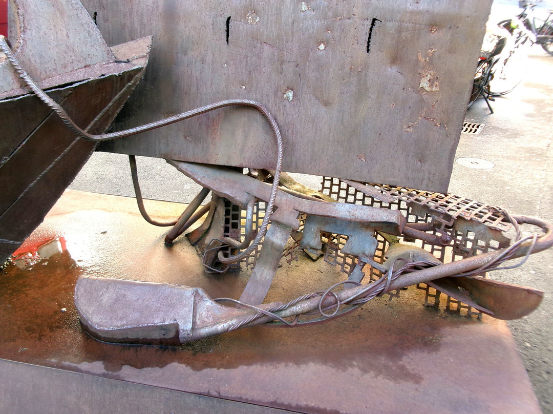 Divergenze Sculpture By Paolo Bellini景点图片