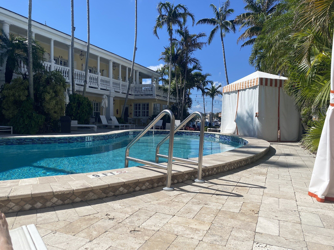 The Pillars Hotel & Club主图