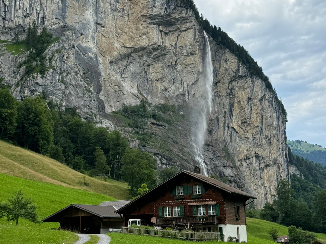 Staubbach Waterfall景点图片