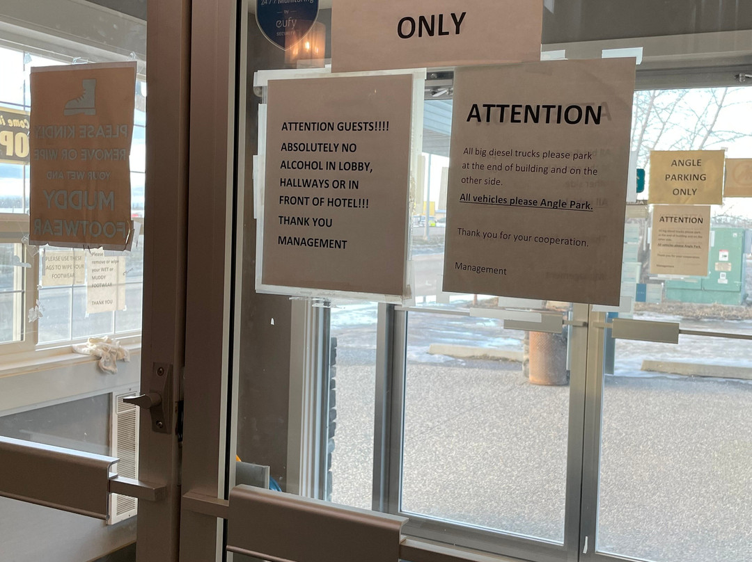 The Barrhead Inn & Suites主图