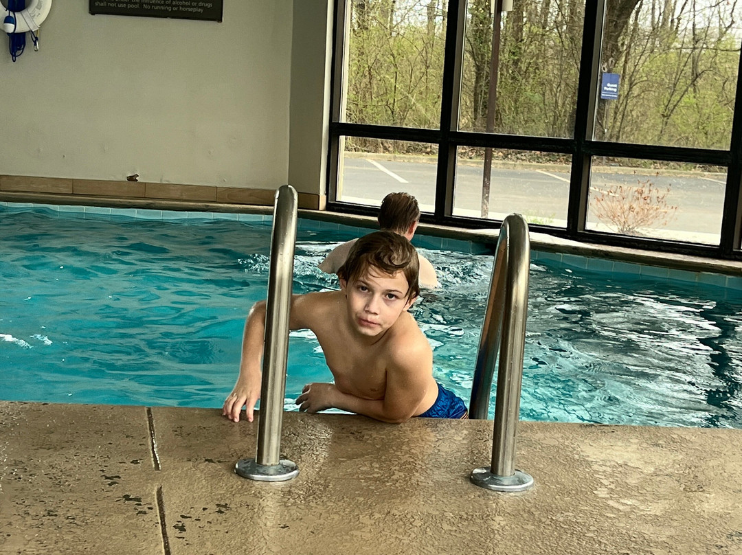 橡树岭汉普顿酒店主图