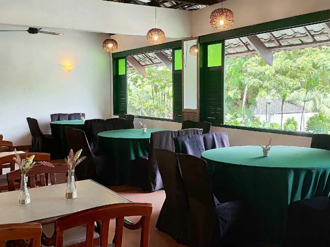 珍拉汀莱斯登旅馆主图