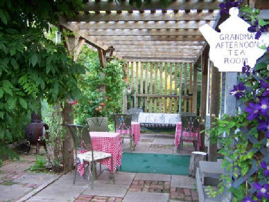 Beside The Trail Bed and Breakfast主图