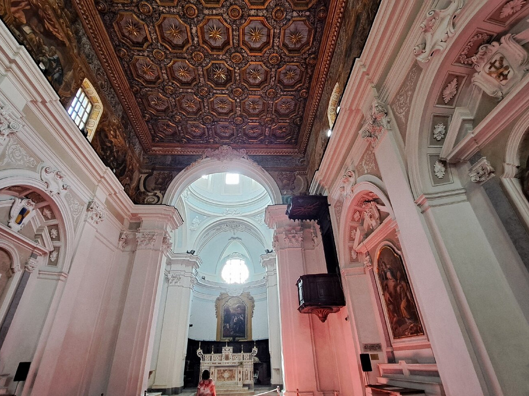 Chiesa di San Francesco-Sant'Agata de' Goti必去景点