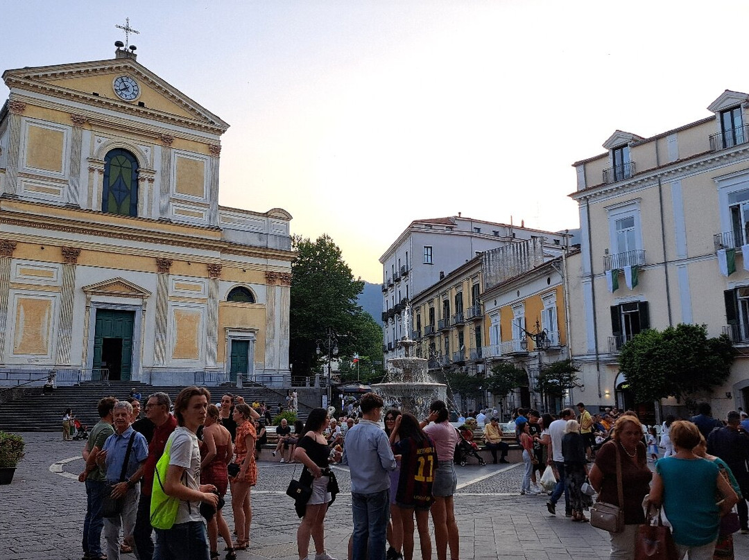 Piazza del Duomo-卡瓦德蒂雷尼必去景点