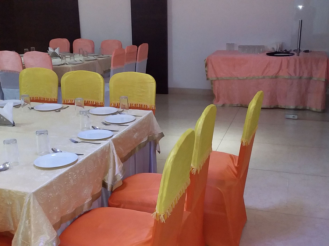 Hotel Crystal Grand主图