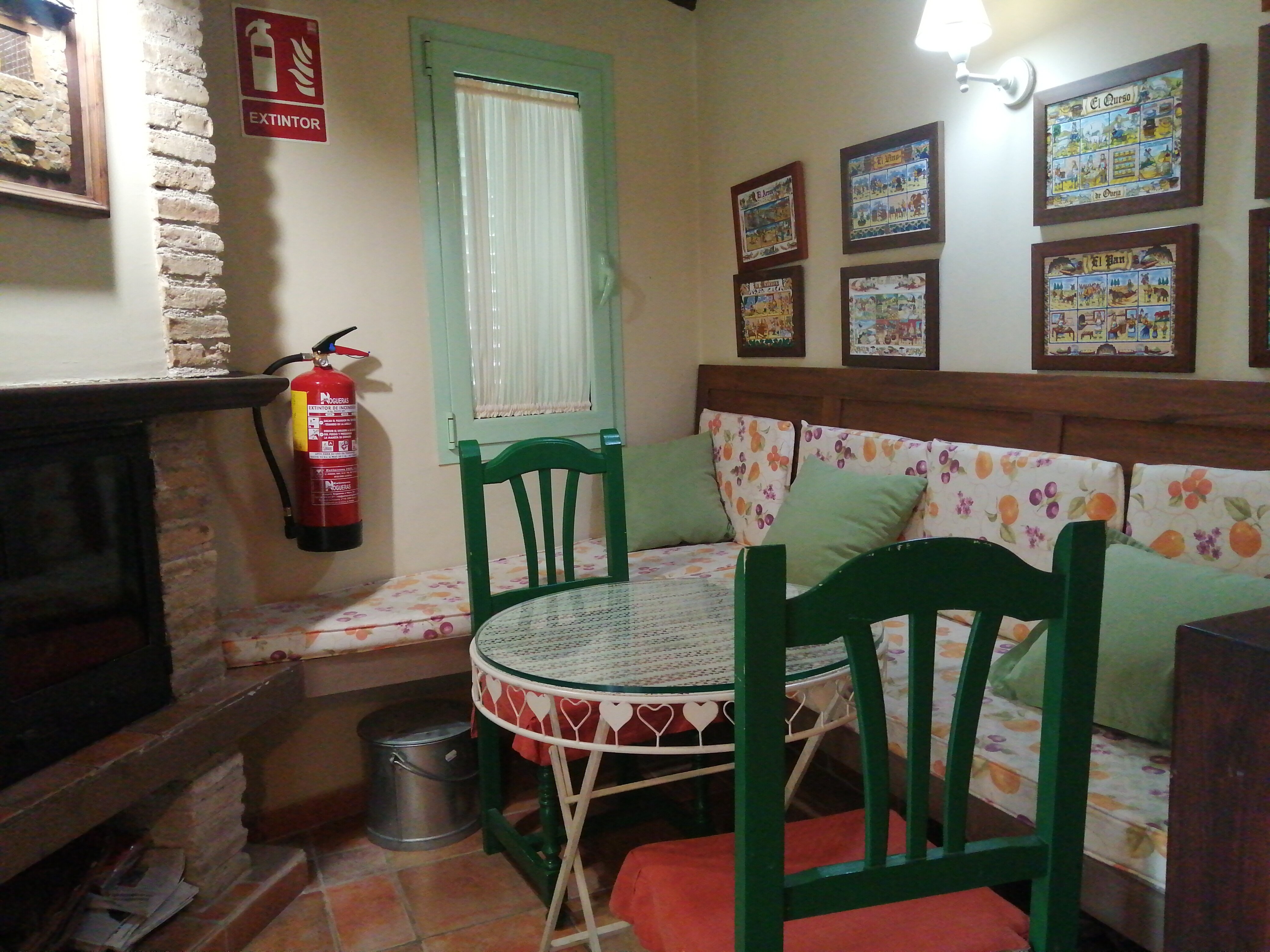 El Pilaret-Casa Rural-官方
