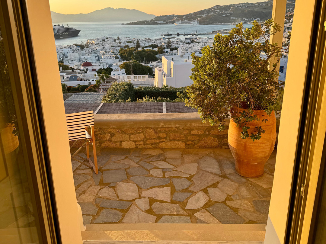 Belvedere Hilltop Complex Rooms & Suites主图