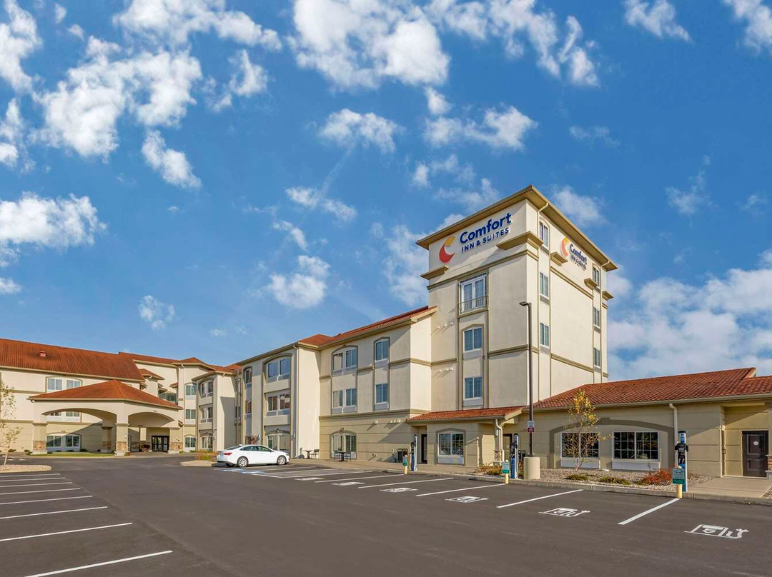 Canastota酒店住宿-Comfort Inn & Suites Verona At Turning Stone Resort Casino