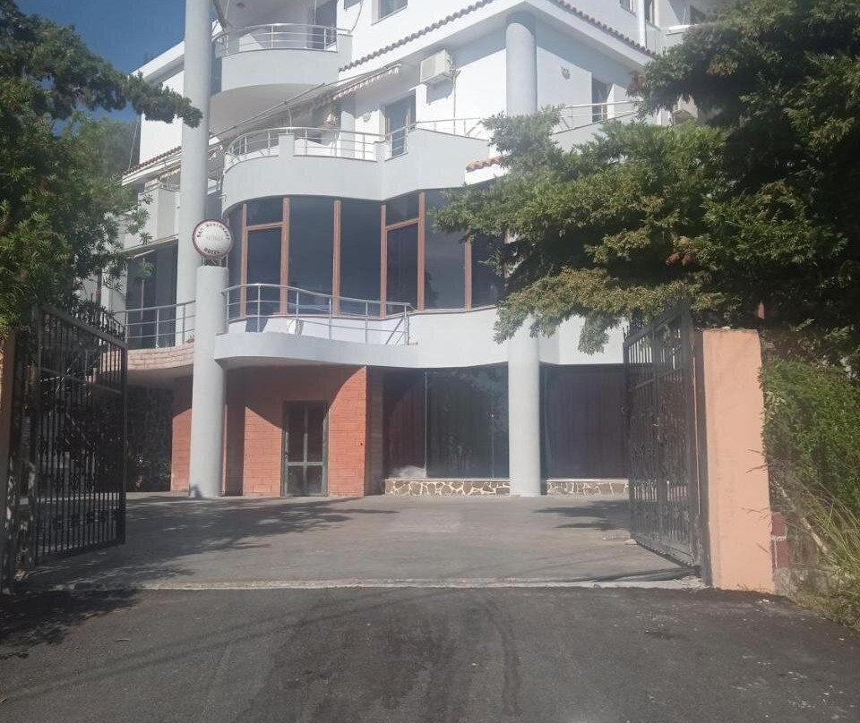 Shkallnur酒店住宿-Hotel Moris