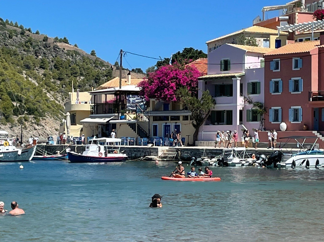 Trapezaki Bay Hotel主图