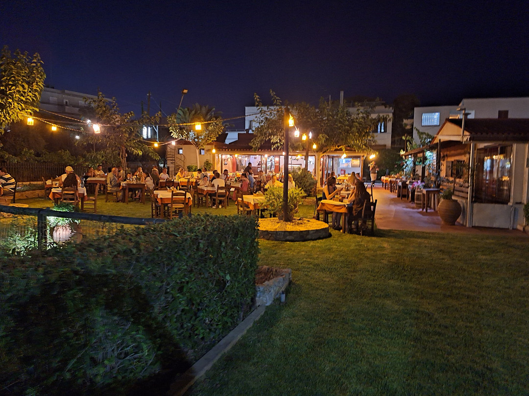 Triton Apartments主图