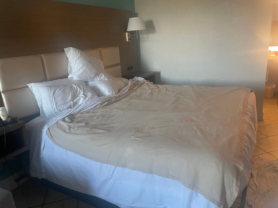 Beachside Resort Hotel主图