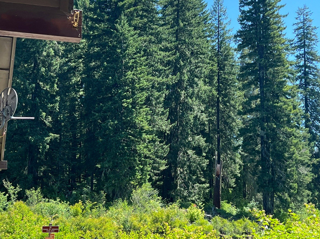 Clear Lake-Sisters必去景点