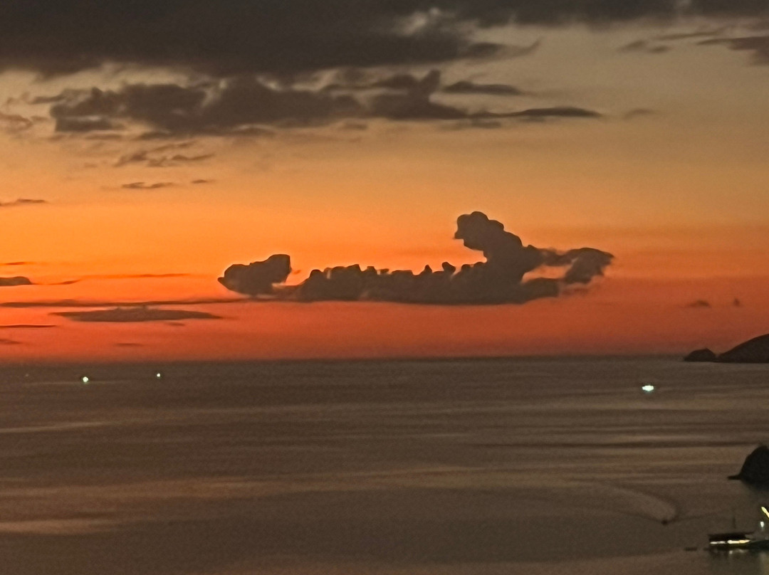 La Cecile Hotel & Cafe