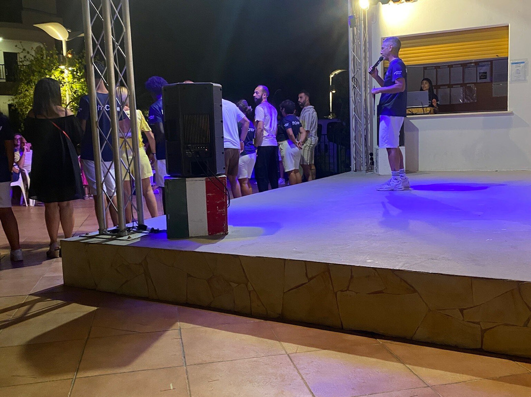 Oasiclub Hotel主图