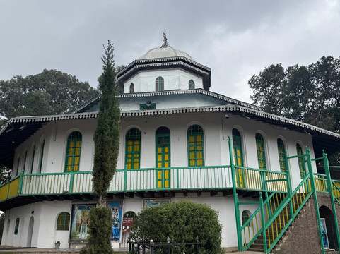 Ride on tour,travel and car rental-亚的斯亚贝巴必去景点