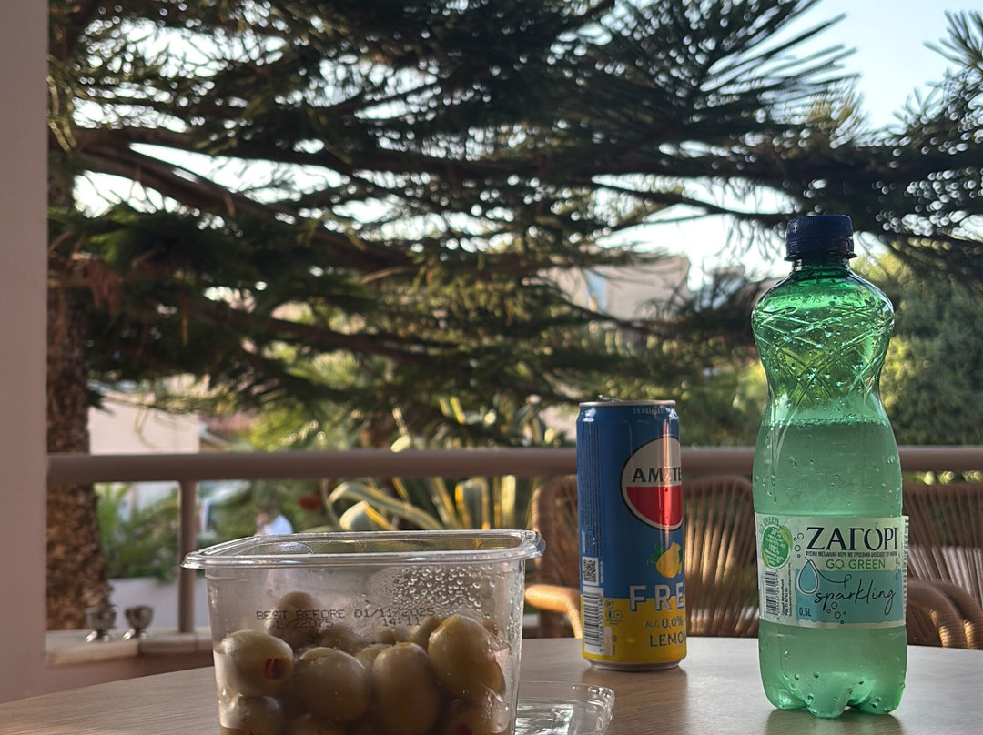 Triton Apartments主图