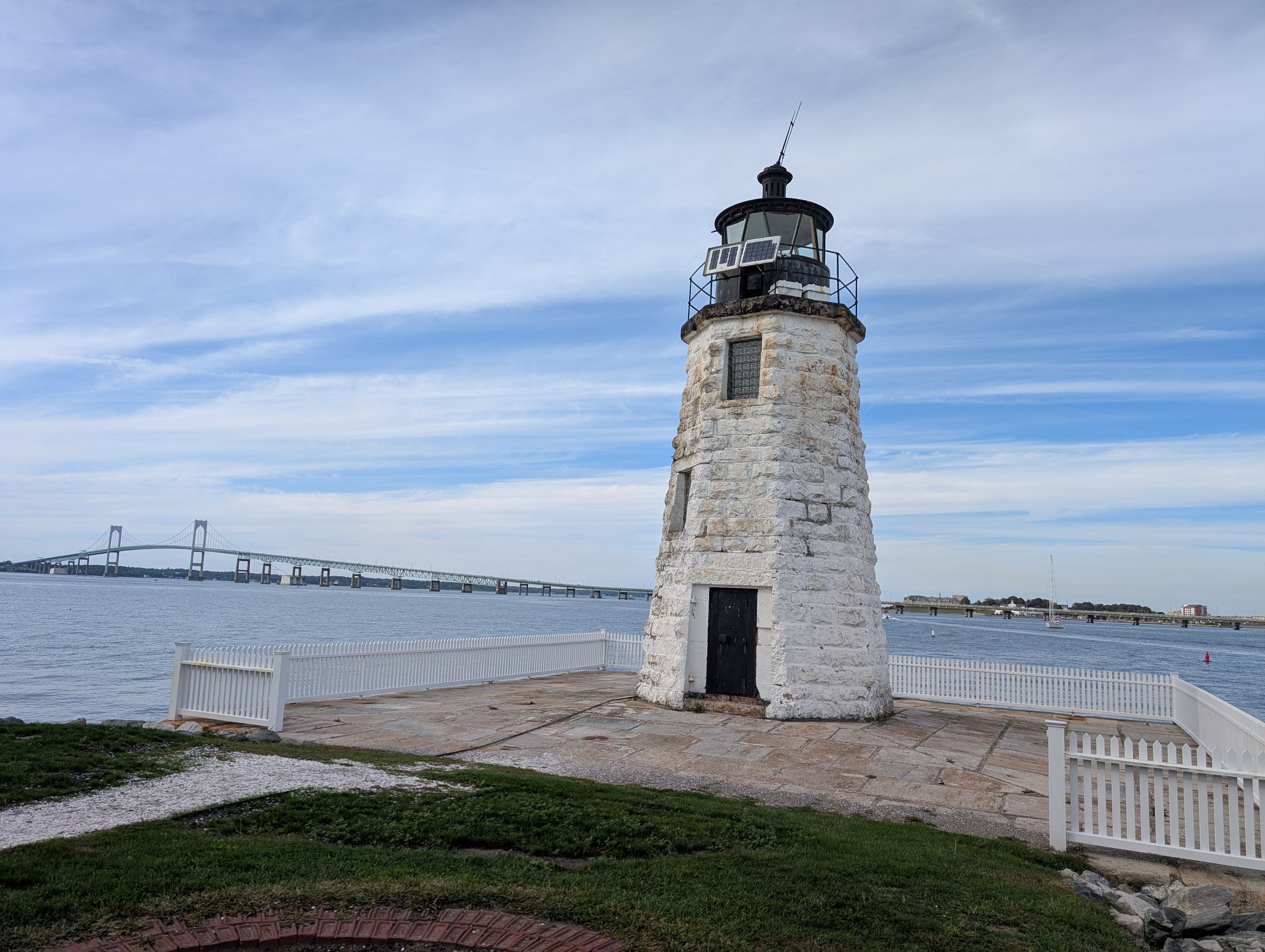 Newport Harbor Island Resort-浴室