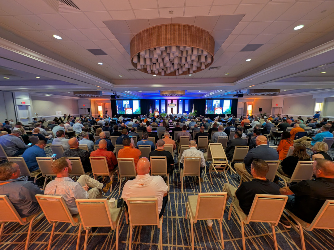 Newport Harbor Island Resort主图